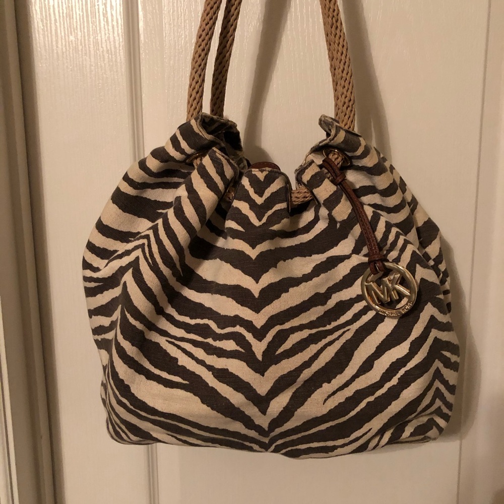 Michael Kors Tiger print canvas Handbag / Purse - Picture 2 of 6